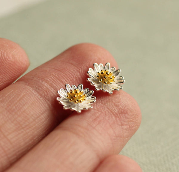 Daisy Sterling Silver Stud Earrings