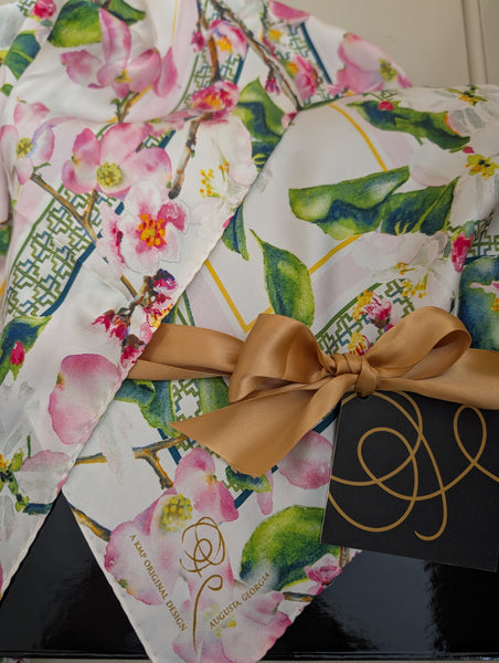 Chic Links Scarf